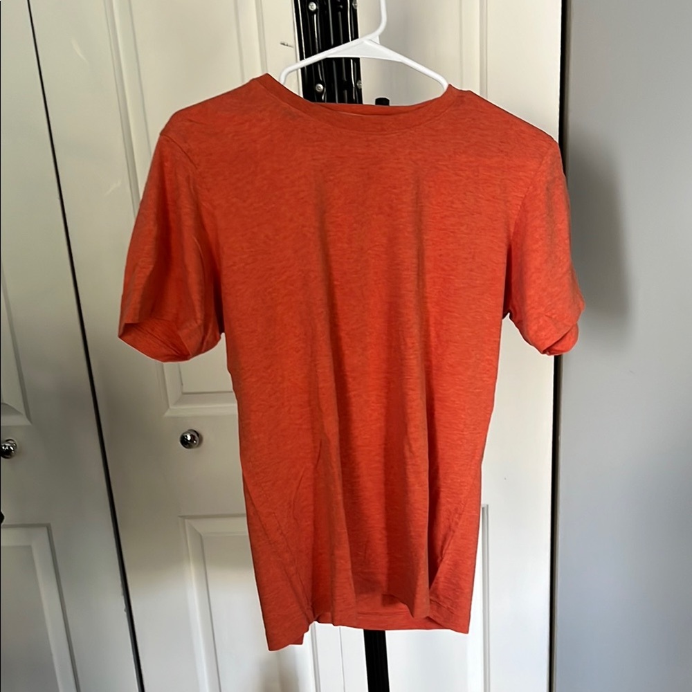 Uniqlo Men's Vibrant Orange Short Sleeve Tee